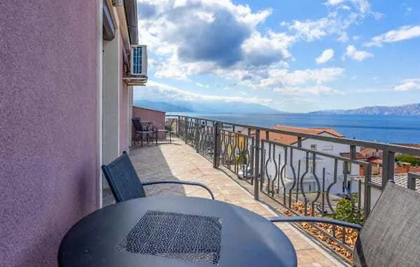 Apartament Rebeca With A Beautiful View Novi Vinodolski
