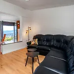 Rebeca With A Beautiful View Apartament *