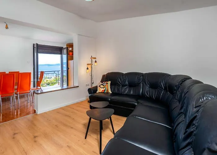 Rebeca With A Beautiful View Apartment *