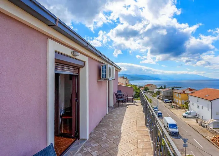 Apartment Rebeca With A Beautiful View Novi Vinodolski